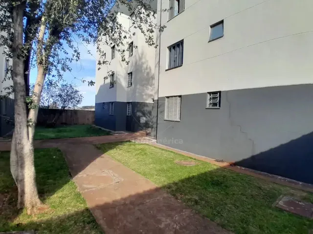 Imagem 3: Apartamento para Locação no Edifício Conjunto Habitacional Cristal I, com 2 Quartos
