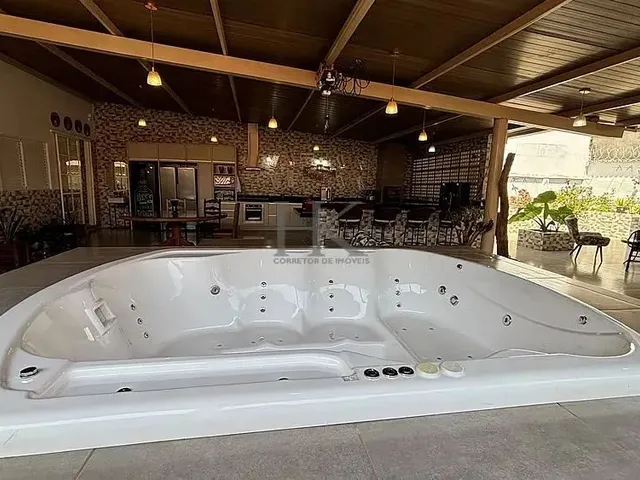 Imagem 2: Linda Casa Térrea Recém Reformada. 3 Quartos, Sendo 2 Suítes. Varanda Gourmet