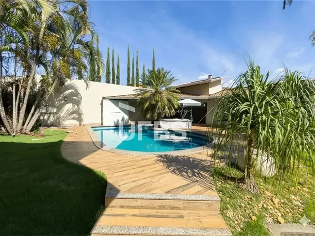 Imagem 2: Sobrado, com 6 Suítes, 9 Vagas de Garagem - 1.000 M² de Terreno com 515 M² De