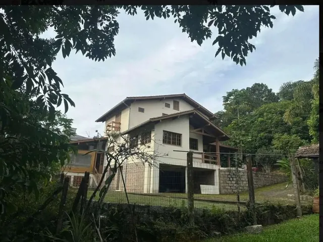 Imagem: Casa de 3 Quartos no Bairro Santo Antônio