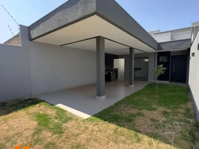 Imagem: Casa Á Venda com 3 Apartamentos, Área