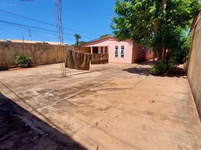 Imagem: Casa Á Venda com 3 Quartos Sendo 1 Suíte