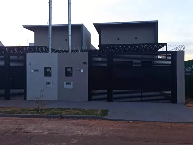 Imagem: Casa Moderna com 03 Quartos Sendo 01 Suíte