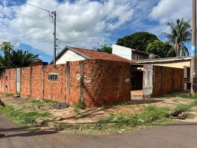 Imagem 2: Imóveis, com Uma Casa, Um Sobrado e Uma Kitnet