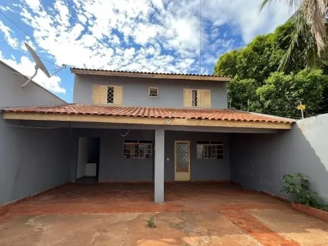 Imagem 3: Imóveis, com Uma Casa, Um Sobrado e Uma Kitnet