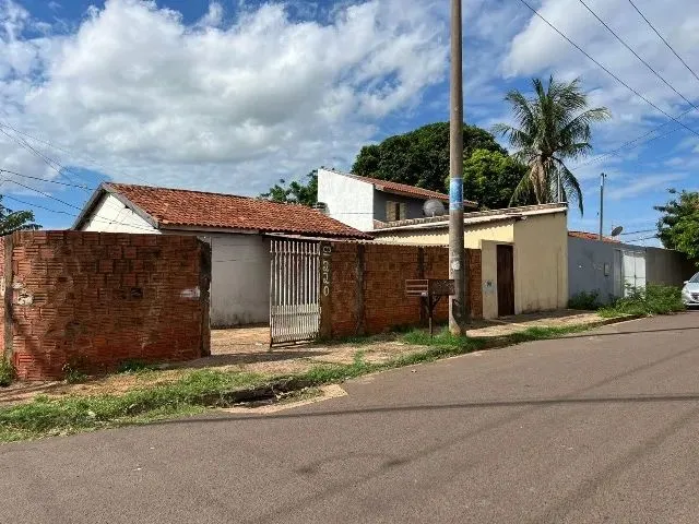 Imagem 5: Imóveis, com Uma Casa, Um Sobrado e Uma Kitnet
