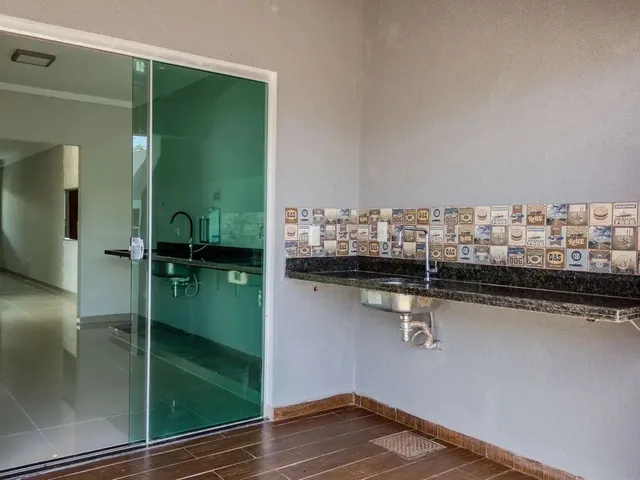Imagem 2: Venda Ótima Casa Térrea com 3 Quartos e Espaço de Terreno