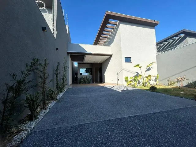 Imagem: Casa Térrea À Venda com Piscina em Vila