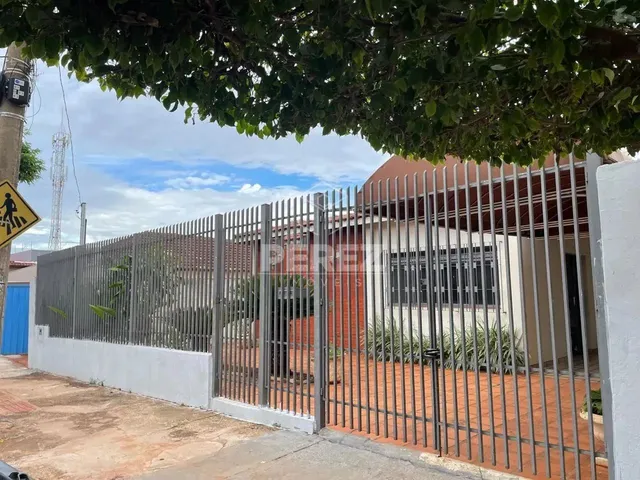 Imagem 1: Casa Térrea no Bairro Centro - Terreno Amplo de 600M²