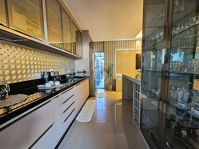 Imagem 7: Belíssima Casa Terréa Planejada com Piscina