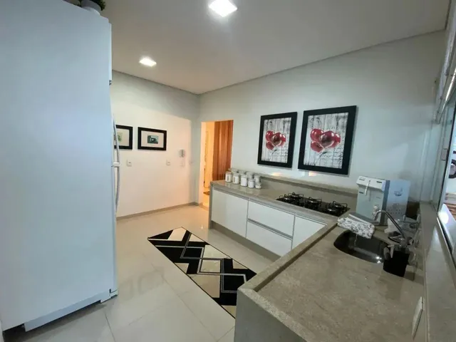 Imagem 4: Lindíssima Casa com 3 Suítes Completa com Armários