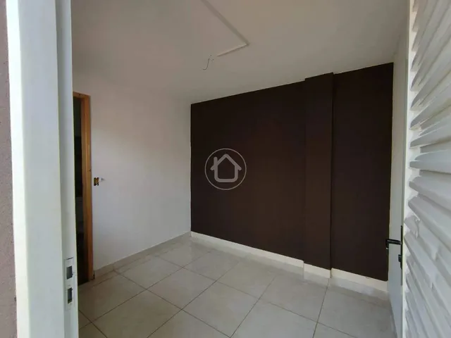 Imagem 5: Imóvel Semi-Novo com 03 Dormitorios