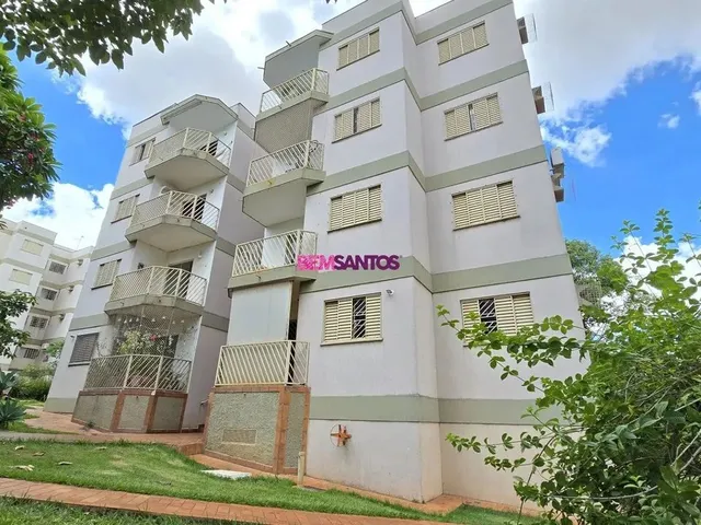 Imagem: Apartamento de 2 Quartos, Reformado, no