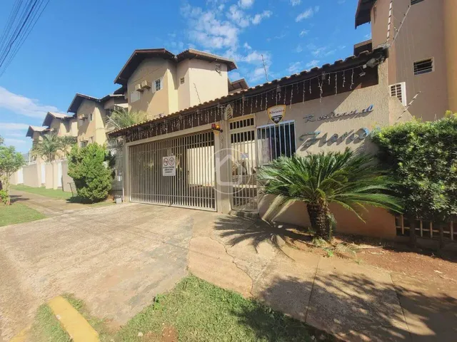 Imagem: O apartamento possui 3 Dormitórios, 1 Suíte, 2 Banheiros