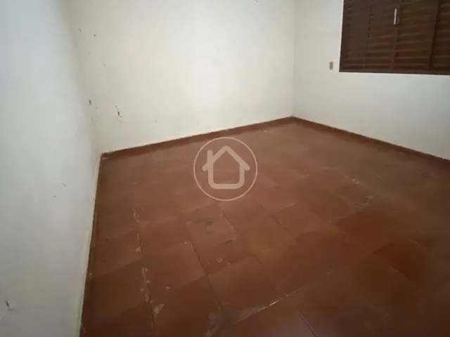 Imagem 8: Casa com Ótimo Terreno no Bairro Seminário