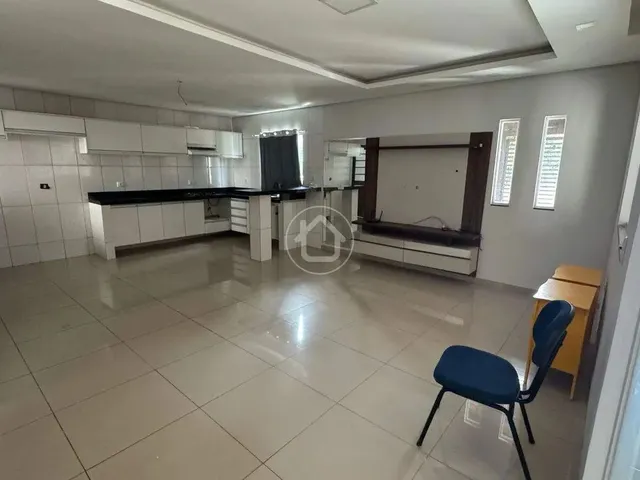 Imagem 5: Casa com Suíte em Condominio