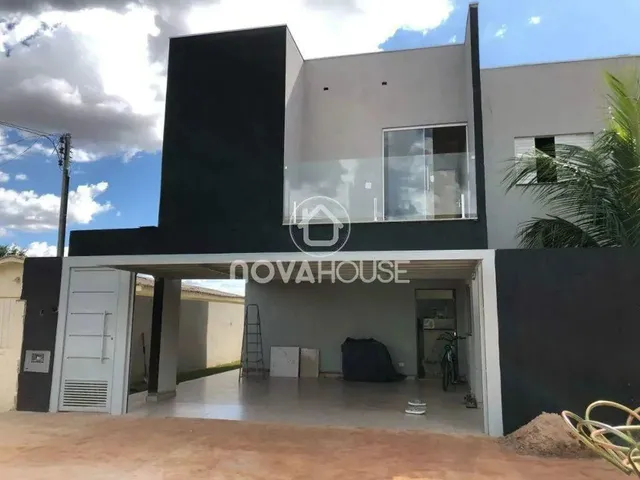 Imagem: Sobrado com 4 Dormitórios À Venda, 151