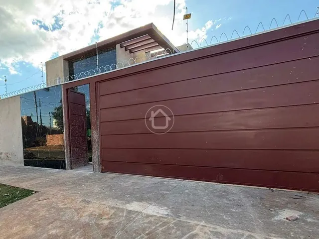 Imagem: Casa com Piscina - Pioneiros