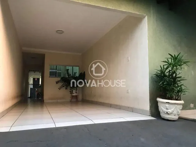 Imagem 2: Sobrado com 4 Dormitórios À Venda, 300 M² por R$ 800.000,00 - Jardim Imá - Campo