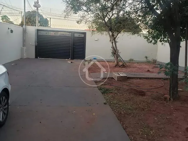 Imagem 4: Casa com 3 Quartos e Boa Sobra de Terreno