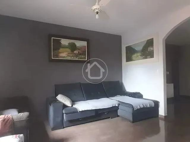 Imagem 3: Casa com 3 Quartos e Boa Sobra de Terreno