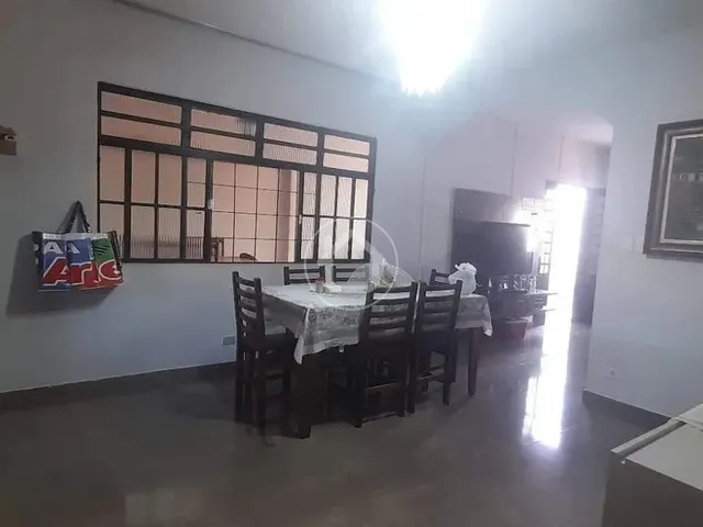 Imagem 2: Casa com 3 Quartos e Boa Sobra de Terreno