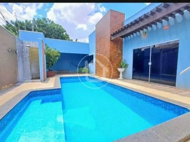 Imagem 9: Ampla Casa Térrea com 2 Quartos e Piscina