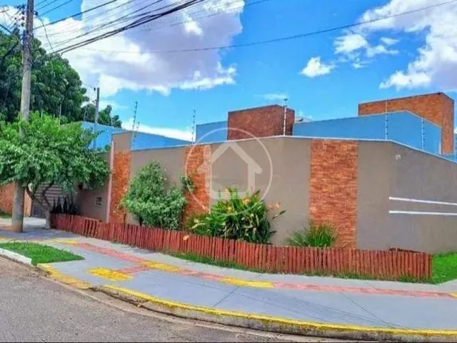 Imagem 16: Ampla Casa Térrea com 2 Quartos e Piscina