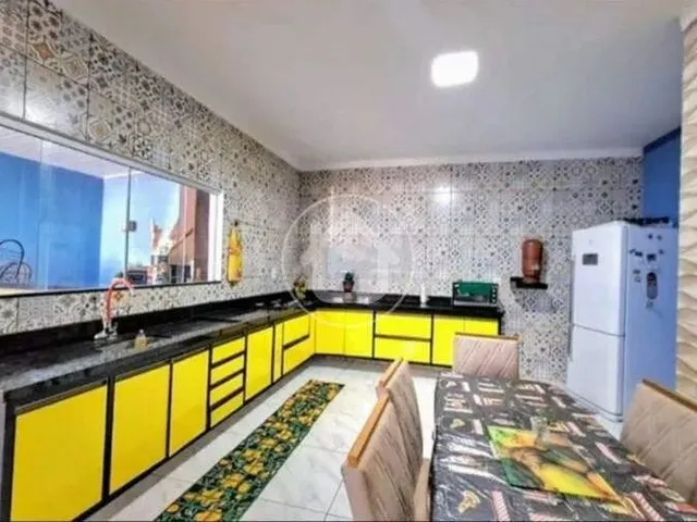 Imagem 3: Ampla Casa Térrea com 2 Quartos e Piscina