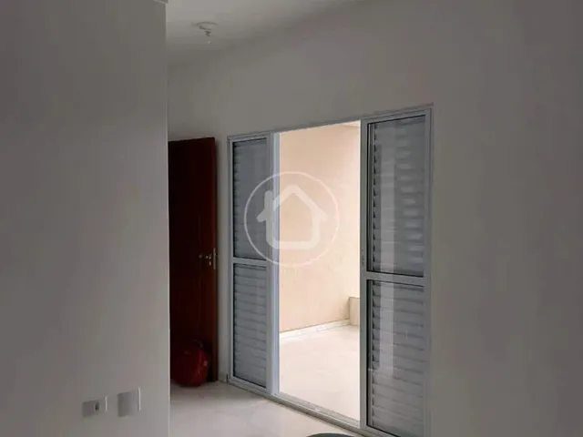 Imagem 13: Sobrado com Piscina e Garagem Ampla