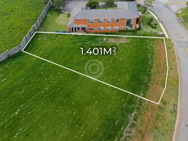 Imagem: O terreno possui 1.401m² de Área e está localizado em