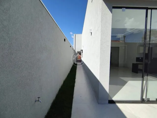 Imagem 2: Casa Terrea Recem Construida com 3 Suites