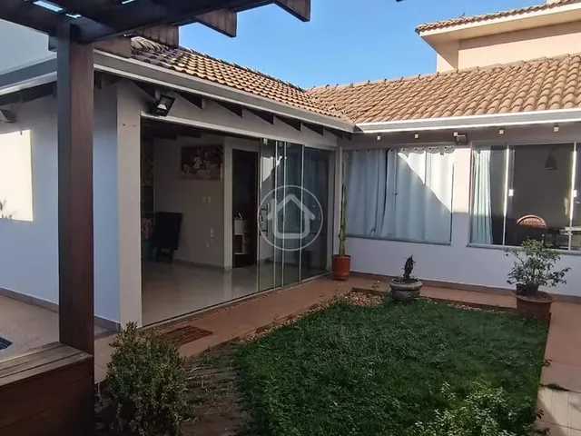 Imagem 4: Sobrado Amplo e Moderno com 5 Quartos e Piscina