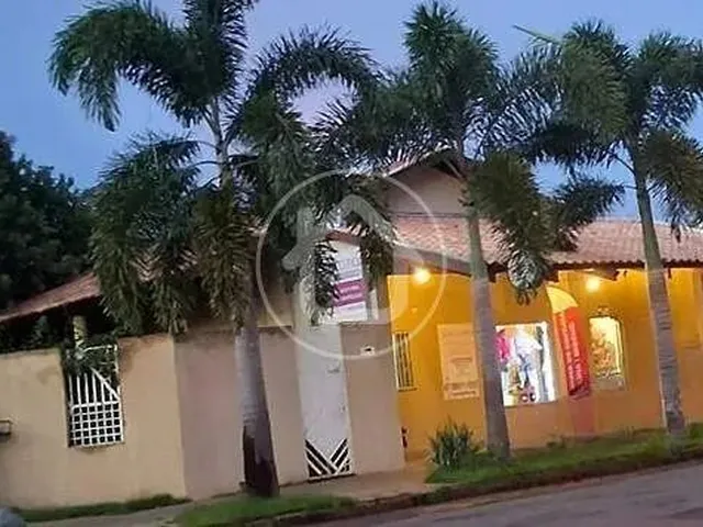 Imagem: Casa Térrea com Edícula e Sala Comercial