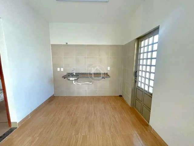 Imagem 7: Casa de Esquina - 01 Suite e 01 Quarto