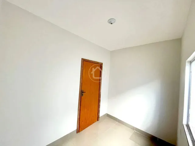 Imagem 2: Casa de Esquina - 01 Suite e 01 Quarto