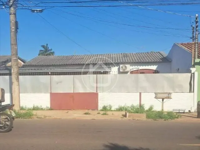 Imagem: Casa com 02 Quartos em Avenida - Coophamat