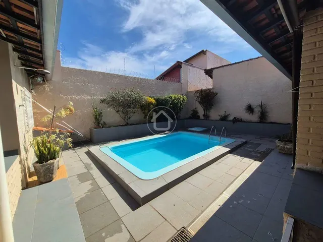 Imagem 1: Casa com 3 Dormitorios e Piscina