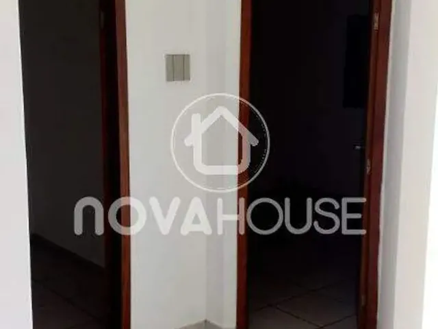 Imagem 4: Casa com 2 Dormitórios À Venda, 360 M²