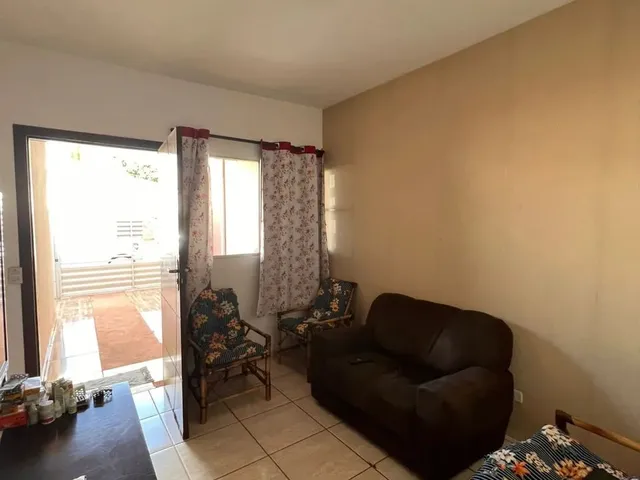 Imagem 2: Casa Á Venda no Aero Rancho com 2 Quartos