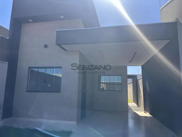 Imagem: A casa possui 3 Dormitórios, 1 Suíte, 2 Banheiros, 2