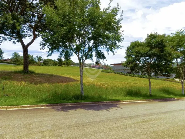 Imagem: O terreno possui 1.426m² de Área e está localizado em