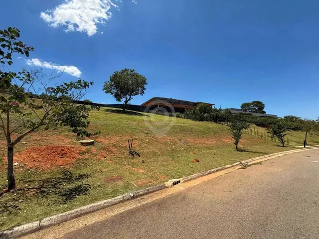 Imagem: O terreno possui 1.422m² de Área e está localizado em