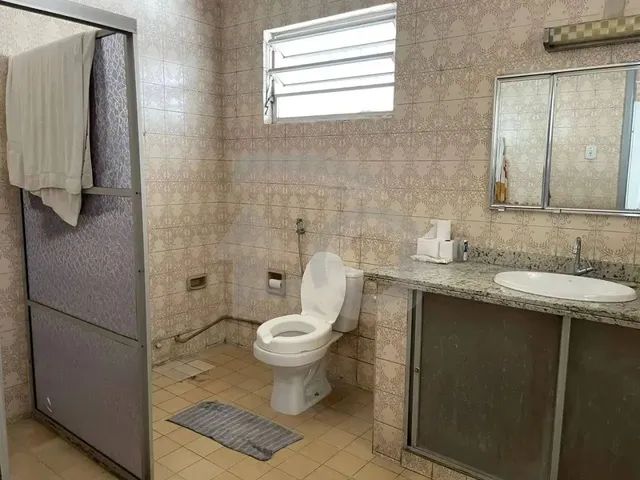 Imagem 12: Casa Localizada no Bairro Santo Antônio com 5 Quartos, 2 Banheiros e Garagem - 448M²