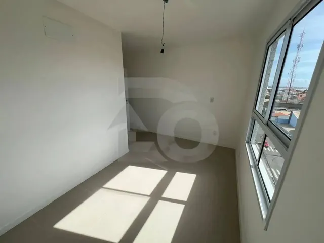 Imagem: O apartamento possui 2 Dormitórios, 1 Suíte, 2 Banheiros,