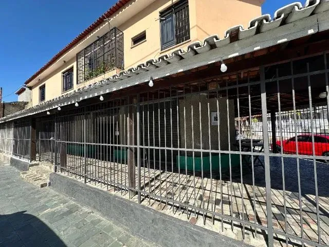 Imagem: Casa Duplex com Ponto Comercial na Treze