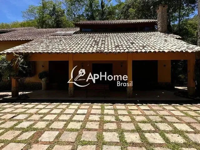 Imagem: A fazenda possui 3 Dormitórios, 2 Suítes, 1 Banheiro,