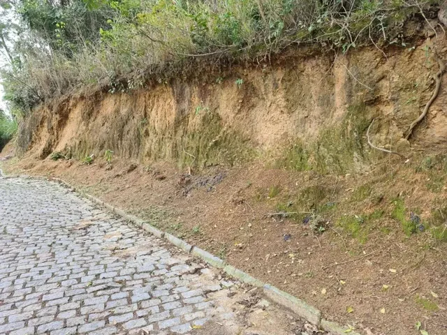 Imagem: Terreno À Venda em Condomínio Maria Paula