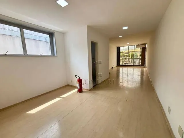 Imagem: O depósito possui 1 Vaga na garagem, 48m² de Área,