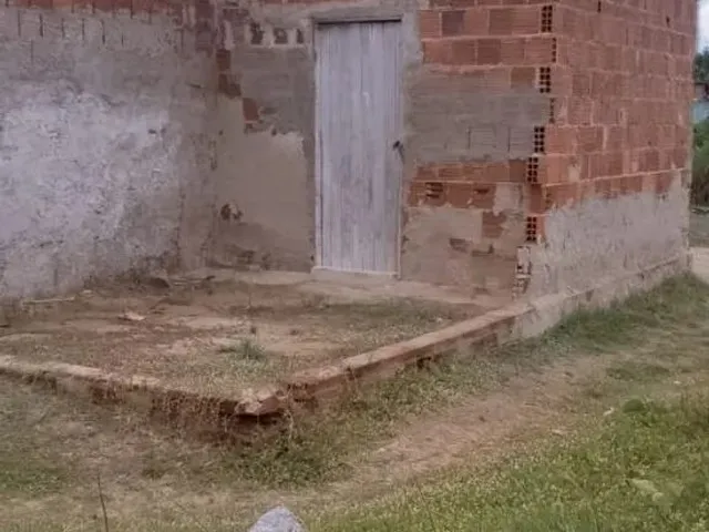 Imagem 3: Casa com 5 Cômodo e Terreno para Construir Deck Ainda Se Preferir